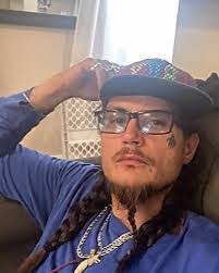 Lori Cantara's Instagram, Twitter & Facebook