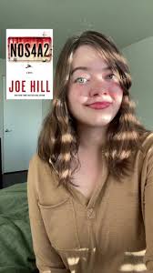 My review of N0S4A2 by Joe Hill, an absolutely demented Christmas themed  horror novel. #booktok #joehill #bookrecs #bookrecommendations #horrormovie