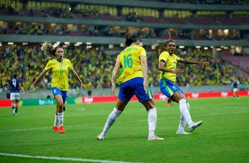 Brasil, com uma a mais, apenas empata com a Argentina no feminino
