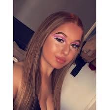 Alana Hall's Instagram, Twitter & Facebook