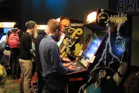 Players can take part in spectacular battles between characters from the world of mortal kombat and comic superheroes. Mortal Kombat 1992 Video Game Wikiwand