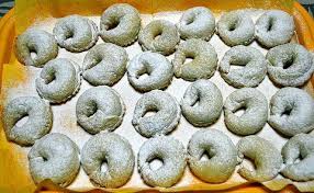 Celli Ripieni Tarallucci Olio E Vino Wine Cookies Grape Jam Italian Recipes Traditional