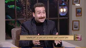 وقدم في عام 1993 أولى تجاربه الإخراجية من خلال فيلم الحب في الثلاجة، بطولة يحيى الفخراني وعبلة كامل، والذي حقق نجاحا نقديا، ثم حقق نجاحا كبيرا بأفلام صعيدي في الجامعة الأمريكية، وهمام في إمستردام، وغيرها. Ù†Ø¶Ø§Ù„ Ø§Ù„Ø´Ø§ÙØ¹ÙŠ Ø§Ù„ÙˆÙ‚ÙˆÙ Ø¨Ø¬Ø§Ù†Ø¨ Ø¹Ø§Ø¯Ù„ Ø¥Ù…Ø§Ù… ÙŠØºÙŠØ± Ø§Ù„Ù…Ø³Ø§Ø± ÙˆÙŠØ­ÙƒÙŠ ÙƒÙˆØ§Ù„ÙŠØ³ Ø§Ù„Ù…ÙˆØ§Ù‚Ù Ù…Ø¹Ù‡ Youtube