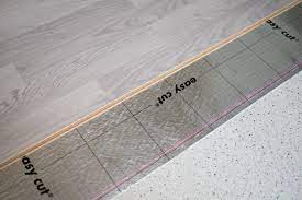 Laminat ist einer der kostengünstigsten bodenbeläge und erfreut sich seit langem hoher beliebtheit. Laminat Auf Linoleum Verlegen Eignung Als Untergrund Tipps