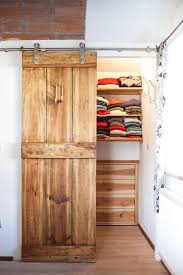 Massivholz Begehbarer Kleiderschrank Treetrends Treetrends Foke Begehbarer Kleiderschrank Kleiderschrank Massivholz Begehbarer Kleiderschrank Dachschrage