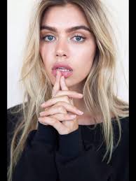 Image reblogged from @femme-belle