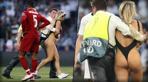 Ich schau mal auf twitter, was. Kinsey Wolanski Champions League Flitzerin Ist Jetzt Bikini Model Fussball Bild De