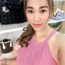 Cassandra Sturgis's Instagram, Twitter & Facebook