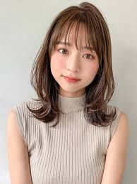 今年も残り2カ月 今年流行のオシャ髪で2020年を可愛く大変身 hair ミディアムロングのヘアスタイル ミディアムヘア ヘアスタイル