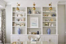 Shelf Styling How-To Tips | Living Room Shelf Decor | The Kuotes Blog