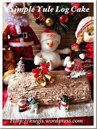 preparing your own log cake chocolate yule log cake with coffee cream buche de noel 巧克力树桐蛋糕 chocolate yule log log cake yule log cake