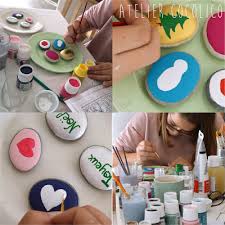 De quoi composer une crèche de noël moderne ! Cocolico Creations Atelier Ado Peinture Sur Galets