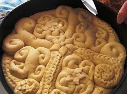 Την προ παραμονή των χριστουγέννων κάθε νοικοκυρά κάνει το χριστόψωμο. Xristopswmo Roulas Mera