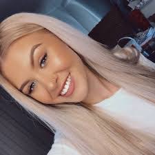 Jane Gee's Instagram, Twitter & Facebook