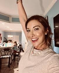 Linda Leavy's Instagram, Twitter & Facebook