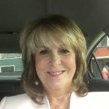 Beth Crumpton's Instagram, Twitter & Facebook