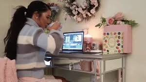 Soft life gif | Pink youtuber aesthetic, I should be studying gif, In her  room