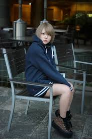 金短髮正妹 最上moga以外的金色短髮女偶像急增中 women girl high neck dress