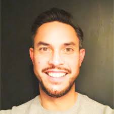 Darian Sims's Instagram, Twitter & Facebook