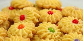 Siapkan plastik untuk membuat cetakan kue semprit. 6 Cara Membuat Kue Semprit Mawar Khas Lebaran Harum Dan Enak Merdeka Com