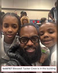 Vamos caramelo! 😍 Halle Bailey es una belleza en bikini con un pequeño  contenido de postal desde su casa. 🧜🏽 ♀️🌊 (DESLIZA)✍🏾:#TSRStaffJR