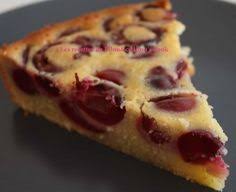 Clafoutis Aux Cerises Et Poudre D Amande Les Recettes De Lilou Co Clafoutis Aux Cerises Recette Recettes De Cuisine