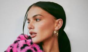 We Should Hang Out More • La La & DJ Peanut « Sub Club