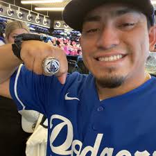 Does the Raiders vs Saints Game Day pin not exist or something?!?! I looked  everywhere for it