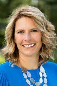 Danielle Schollmeyer's Instagram, Twitter & Facebook