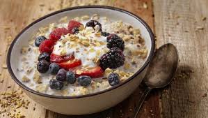 Most pots of oatmeal go awry in their ratio of water to oats, and with how long the oats are cooked. 5 Resep Oatmeal Untuk Diet Simpel Dan Cocok Untuk Sarapan Sebelum Kerja
