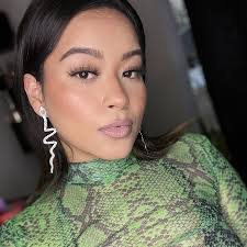 Edith Mata's Instagram, Twitter & Facebook