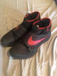 Bradley beal, the shooting guard of the washington wizards has risen to stardom in the absence of in 2016, nike finally released bradley beal's first player edition shoe: Black And Red Bradley Beal Pe 2016 Hyperrev Sidelineswap