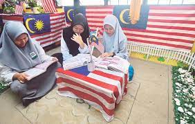 Ceramah bulan kemerdekaan (pastikan jarak kedudukan. Berlumba Lumba Ceriakan Kelas