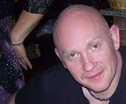 Nina's daughter elena met couzens in switzerland. Sarah Everard Murder Investigation Serving Metropolitan Police Officer Wayne Couzens Is Still In Custody After Human Remains Discovered