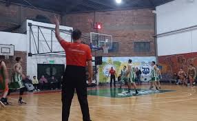 Macabi batió a Alumni y quiere dar pelea arriba