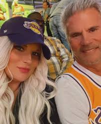 Haven't posted pics of my better half in a minute, so here's my photo  testimony of the most beautiful parter a man could want. #LokoLove  #therenegadeandthequeen #betterhalf 🤴🏻 ♥️ 👸🏼