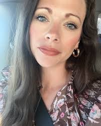 Ashley Wallis's Instagram, Twitter & Facebook