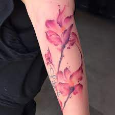 Sharing the studio and clientele together. Monolith Tattoo Studio On Instagram Another Beautiful Watercolor Tattoo By Kailah Monolitht Oberarm Tattoo Frauen Blumen Tattoo Oberarm Frau Oberarm Tattoo