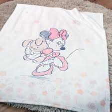 Every kid knows mickey mouse and his friend minnie. Baby Best Soft Peach Babydecke Minnie Mouse Kidsroom De