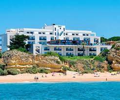 Portugal's south coast is full of gorgeous beaches, and the kind climate means that the area is one of the favourite holiday destinations in europe. Urlaub Algarve Tui Reiseangebote Ins Sudliche Portugal