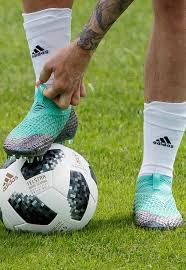 Leading puma man marco reus stepped out in training wearing a design that's clearly built to complement the borussia dortmund home kit, also made by puma, of course. Marco Reus Trains In Next Gen Puma Future World Cup Boots Soccerbible