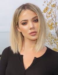 Lips Color Eye Makeup Short Straight Hair Style Idea Blonde Shorthairstyles Hair Style Beauty Hair Styles Kardashian Hair Straight Hairstyles
