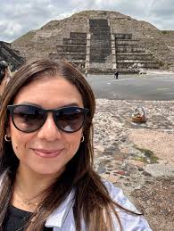 Mrs. Cosban (@DarlaCosban)