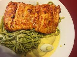 Step 9 remove the garlic from the pan and finish cooking the spaghetti in the saute pan. Tallarin Verde Green Spaghetti With Chicken Picture Of Aji Limon Peruvian Restaurant Cape Coral Tripadvisor
