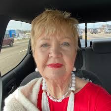 Michelle Willcutt's Instagram, Twitter & Facebook