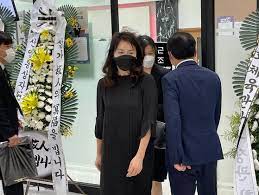 Jun 14, 2021 · 김경수 지사와 민주당 안민석·우상호·우원식·진성준 의원, 열린민주당 김의겸 의원 등도 근조기를 보냈다. ì´ìž¬ëª… ë¶€ì¸ ê¹€í˜œê²½ ì²« ê³µê°œí–‰ë³´ ê¹€ê²½ìˆ˜ ìž¥ì¸ ë¹ˆì†Œì„œ ìŸì•„ì§„ ì§ˆë¬¸ì— ì¤'ì•™ì¼ë³´