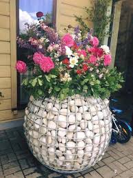 Bring the best of the forest into your backyard with this round plump of mother nature. Gabion Planter Decorative Modern Ideas Balcony Decoration Eco Friendly Garden Ideas