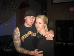 Matt And Val Photo Angiegud S Photos Buzznet M shadows wife ile ilgili şiirler kayıt tarihine göre listelenmektedir.