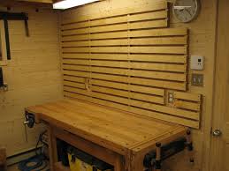 Bonjour Un Petit Tuto Sur Le Rangement Efficace Des Outils Au Mur Dans Un Atelier J 39 Ai Trouve Ca Sur Rangement Mural Systeme De Rangement Rangement Outils