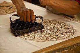 See full list on ilmupedia.co.id 4 Teknik Pembuatan Batik Yang Perlu Kamu Ketahui Tokopedia Blog